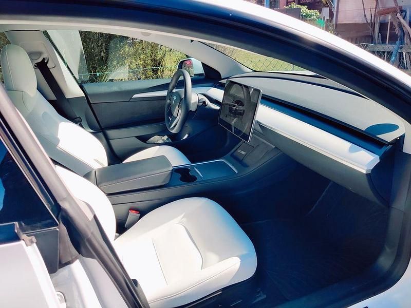 Gebraucht Tesla Model 3 239 kW (325 PS) 2022 Weiß Limousine