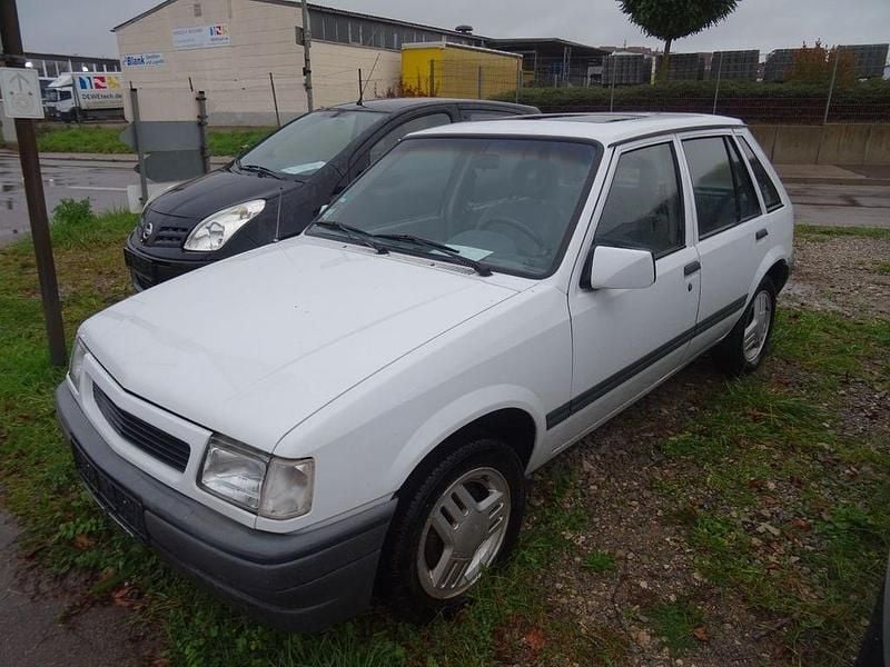 Gebraucht Opel Corsa 60 PS (44 kW) 1992 Weiß Kleinwagen