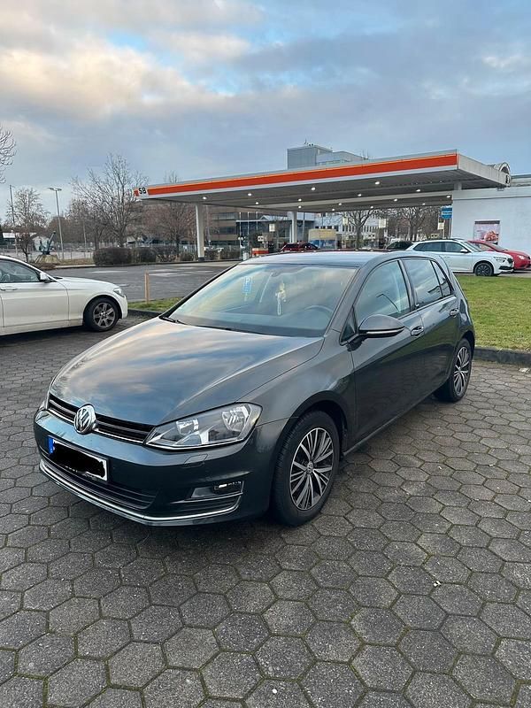 Grau Gebraucht 2016 VW Golf Allstar Limousine | 10.490 € (Superpreis) - Bild 1/4