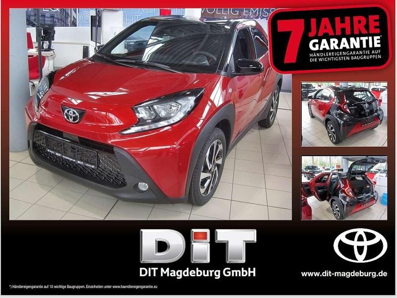 Chili red / black mica Neu 2025 Toyota Aygo Kleinwagen | 16.690 € - Bild 1/1
