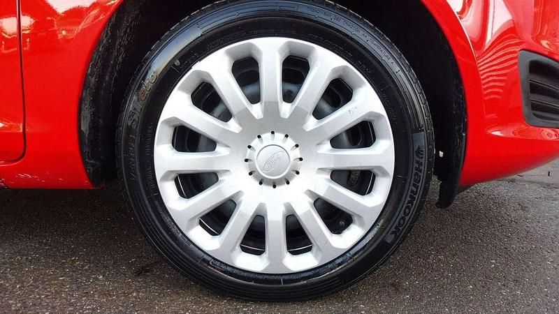 Gebraucht Ford Fiesta Trend 82 PS (60 kW) 2016 Racerot Limousine