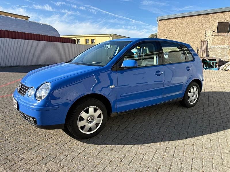 Blau Gebraucht 2002 VW Polo Highline Limousine | 2.700 € (Teuer) - Bild 1/4