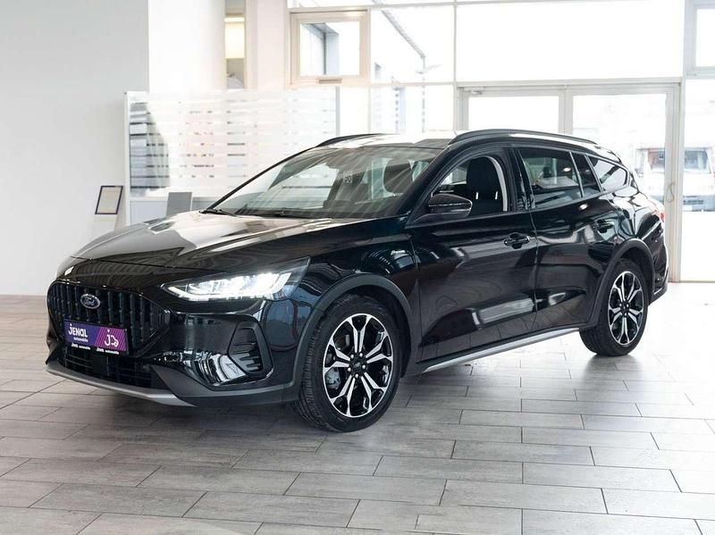 Gebraucht Ford Focus Active 155 PS (114 kW) 2023 Agate black Kombi