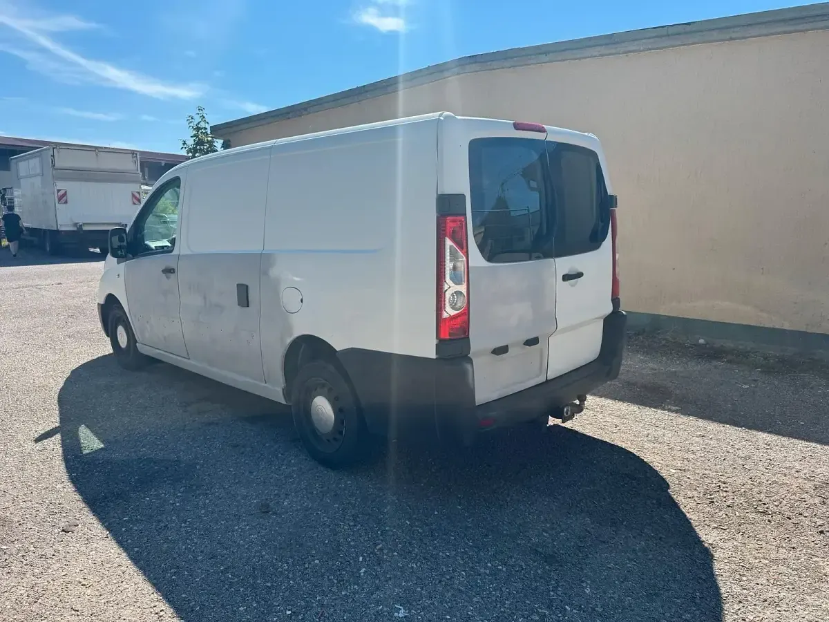 Gebraucht Peugeot Expert 120 PS (88 kW) 2011 Weiß Van