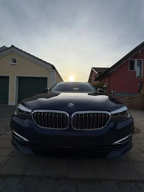 Gebraucht BMW 530 Luxury Line 265 PS (194 kW) 2019 Blau Kombi