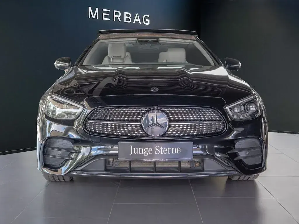 Gebraucht Mercedes E200 AMG 197 PS (144 kW) 2021 Schwarz Cabrio
