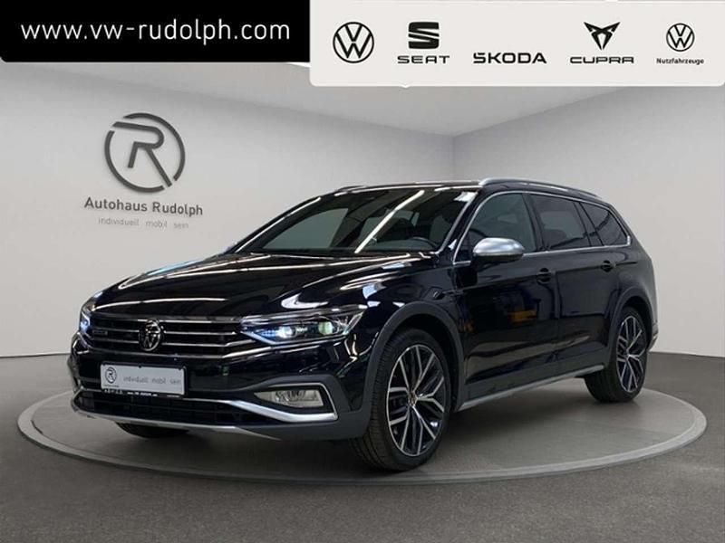 Deep black perleffekt Gebraucht 2022 VW Passat Alltrack Kombi | 39.880 € (Etwas zu teuer) - Bild 1/4
