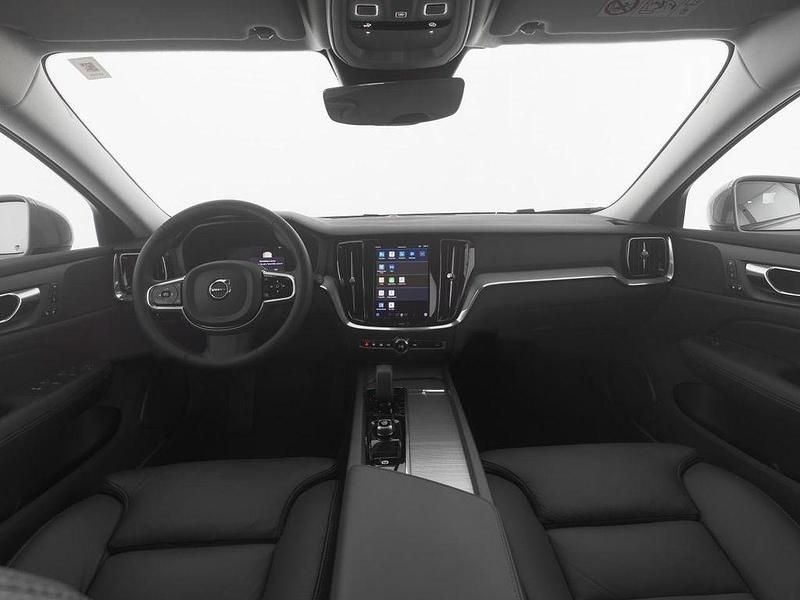 Gebraucht Volvo V60 CC Plus 196 PS (144 kW) 2023 Vapour grey / metallic Kombi