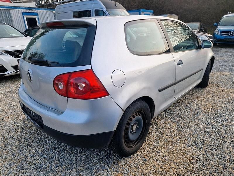 Gebraucht VW Golf IV 74 PS (54 kW) 2005 Silber Limousine