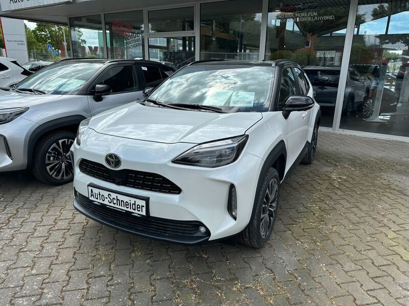 Weiß Neu 2025 Toyota Yaris Cross Plus SUV | 34.990 € (Teuer) - Bild 1/4