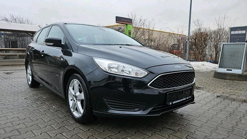 Gebraucht Ford Focus 101 PS (74 kW) 2017 Schwarz Kombi