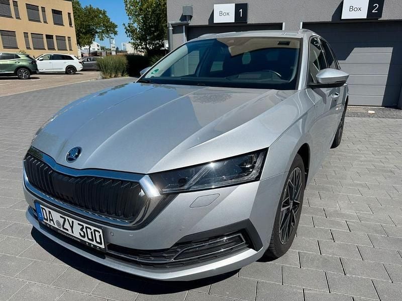 Silber Gebraucht 2022 Skoda Octavia Style Kombi | 23.500 € (Guter Preis) - Bild 1/4