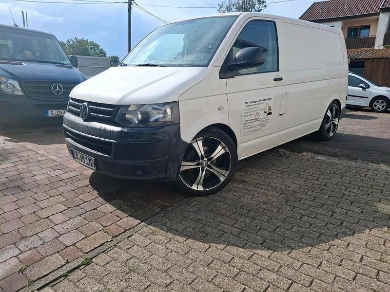 Weiß Gebraucht 2011 VW T5 Van | 3.750 € - Bild 1/4