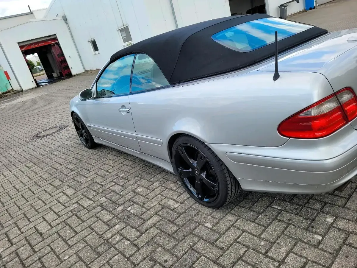 Gebraucht Mercedes CLK320 217 PS (159 kW) 2000 Silber Cabrio