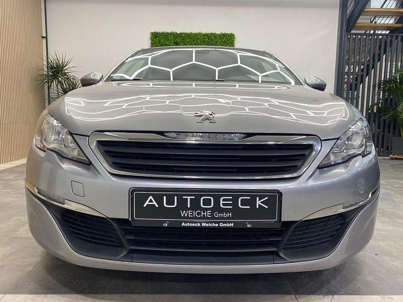 Gebraucht Peugeot 308 SW Active 120 PS (88 kW) 2016 Grau Kombi