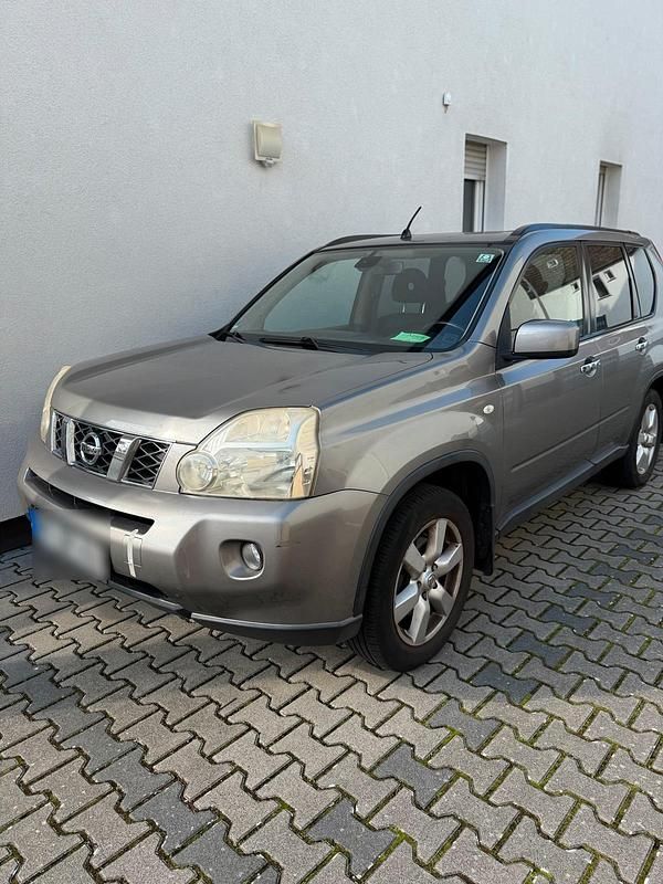 Grau Gebraucht 2008 Nissan X-Trail SUV | 3.499 € (Fairer Preis) - Bild 1/4
