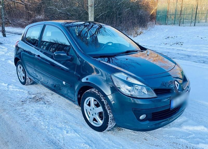 Grau Gebraucht 2006 Renault Clio III Dynamique Kleinwagen | 2.899 € (Fairer Preis) - Bild 1/4