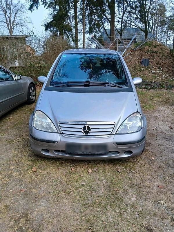 Grau Gebraucht 2000 Mercedes A160 Kleinwagen | 1.000 € (Guter Preis) - Bild 1/4