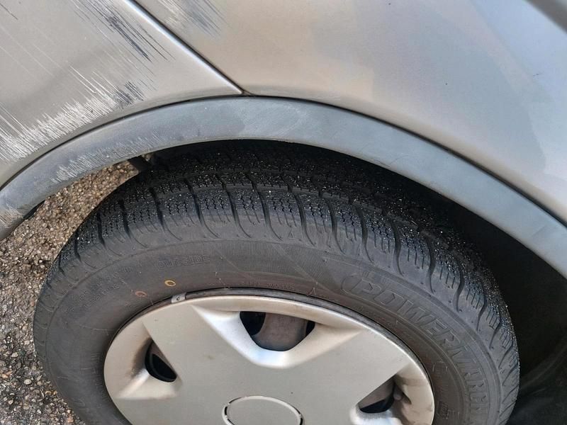 Gebraucht Suzuki Ignis 83 PS (61 kW) 2001 Silber Kleinwagen