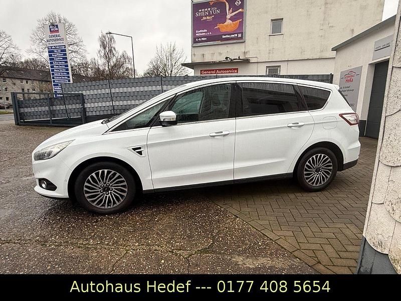 Gebraucht Ford S-MAX Titanium 190 PS (139 kW) 2018 Weiß Van / Kleinbus