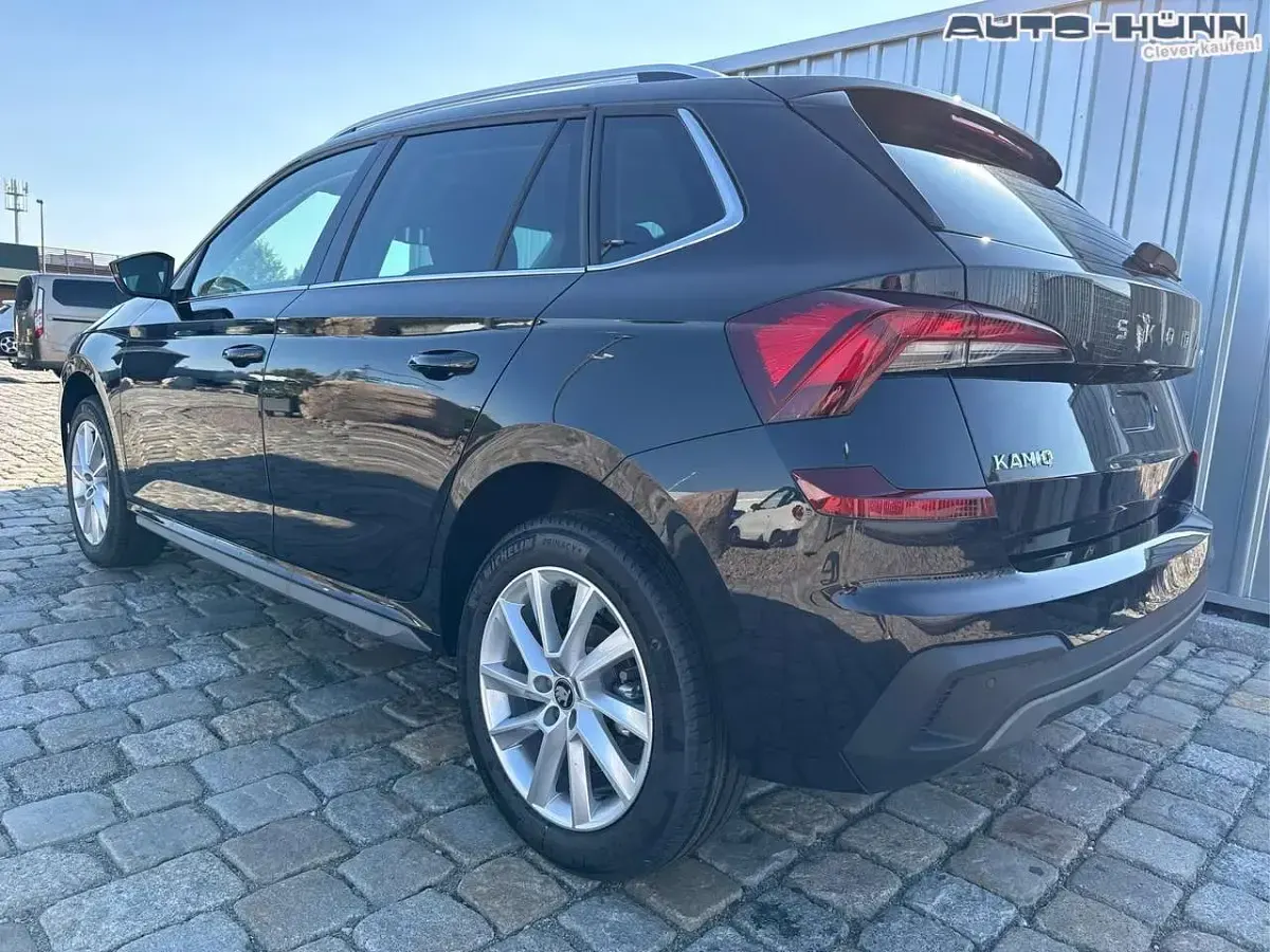 Neu Skoda Kamiq Premium Edition 150 PS (110 kW) 2025 Black magic perleffect SUV