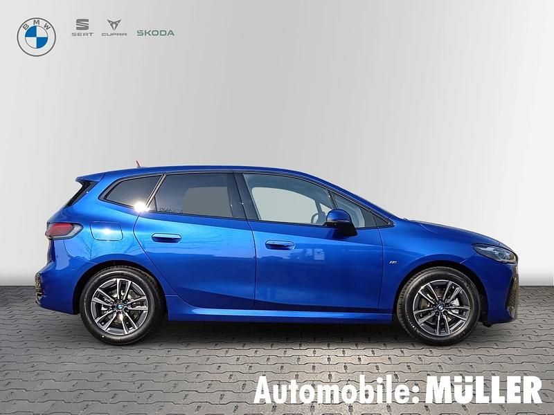 Gebraucht BMW 220 Active Tourer M Sport 156 PS (114 kW) 2024 Blau Van / Kleinbus