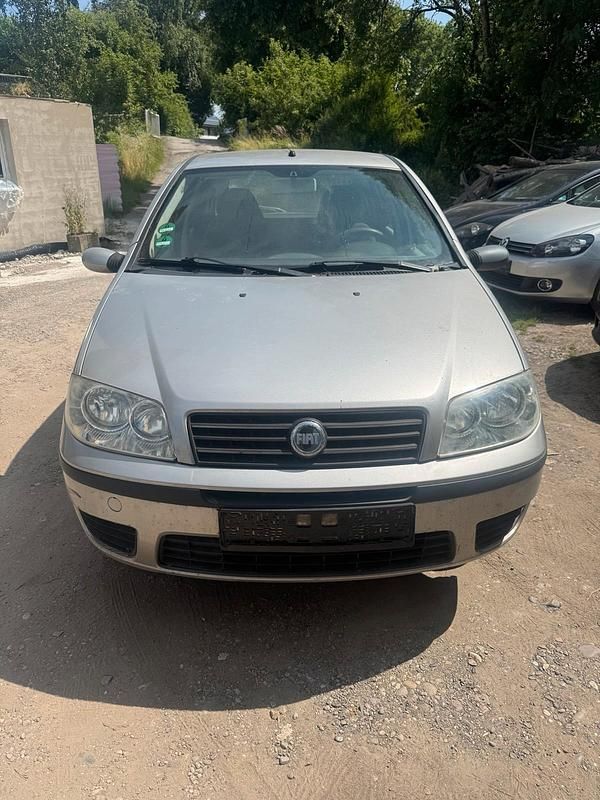 Grau Gebraucht 2004 Fiat Punto Kleinwagen | 300 € (Superpreis) - Bild 1/4