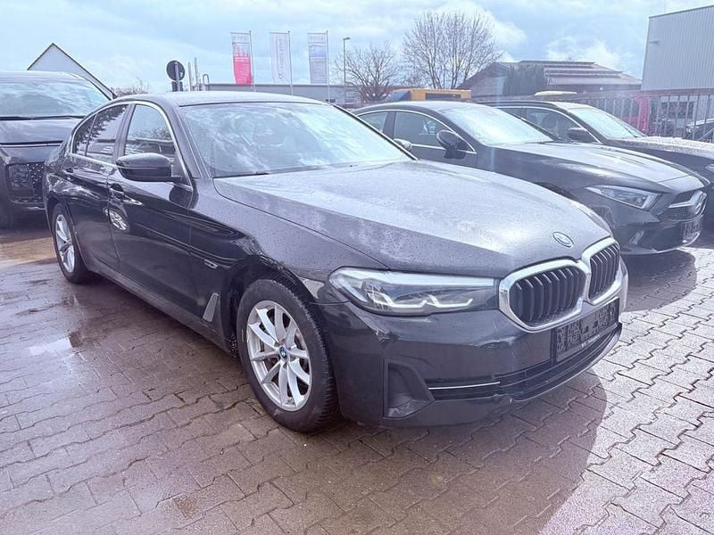 Gebraucht BMW 530e 292 PS (214 kW) 2021 Schwarz Limousine