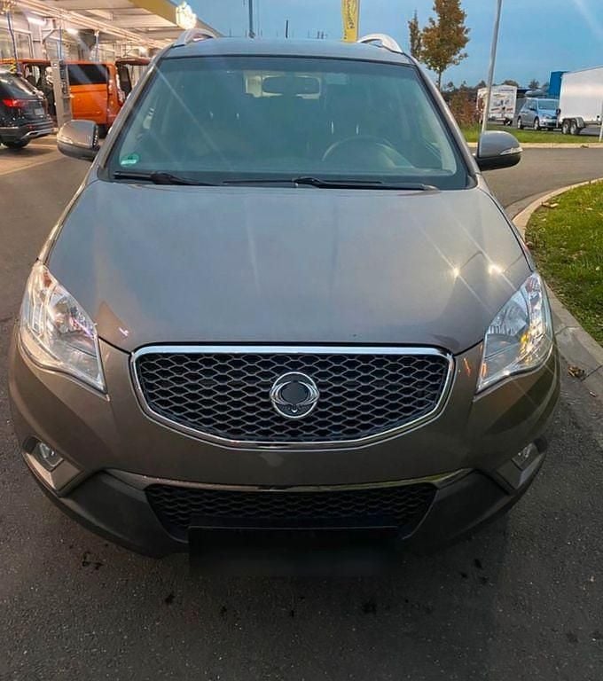 Grau Gebraucht 2011 Ssangyong (KGM) Korando SUV | 3.400 € (Guter Preis) - Bild 1/4