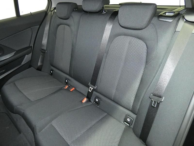 Gebraucht BMW 116 Advantage 109 PS (80 kW) 2021 Schwarz Kleinwagen