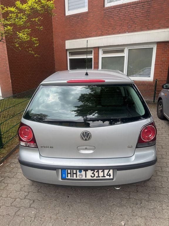Gebraucht VW Polo 75 PS (55 kW) 2005 Silber Kleinwagen