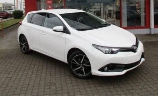 Weiß Gebraucht 2019 Toyota Auris Team Limousine | 12.800 € (Fairer Preis) - Bild 1/4