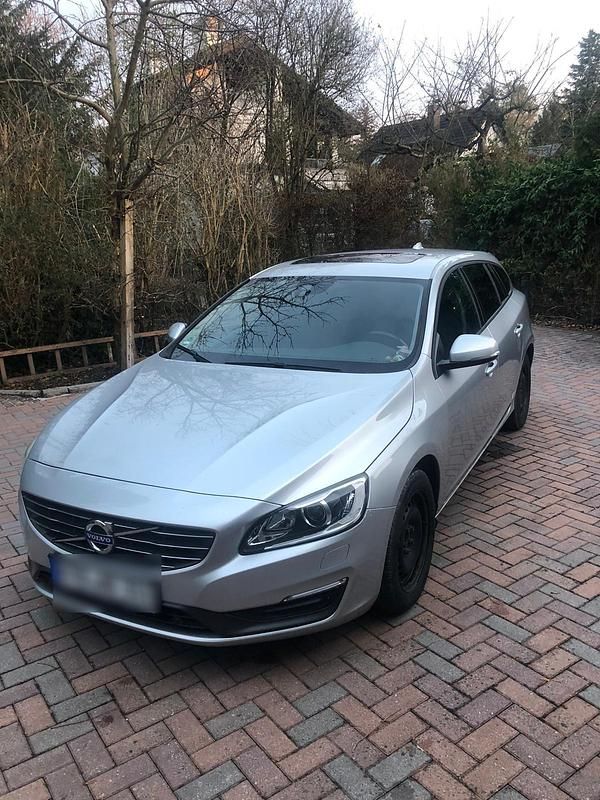 Gebraucht 2015 Volvo V60 Kombi | 6.900 € (Fairer Preis) - Bild 1/4