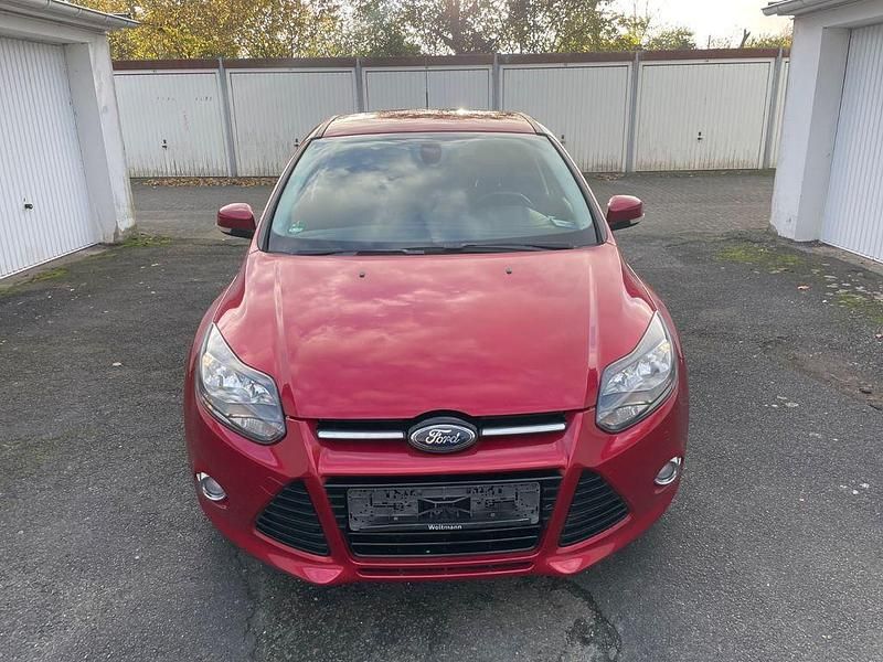 Gebraucht Ford Focus 150 PS (110 kW) 2012 Rot Limousine