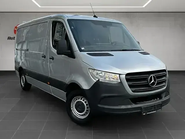 Second-hand Mercedes Sprinter 163 CP (119 kW) 2018 Argintiu Van