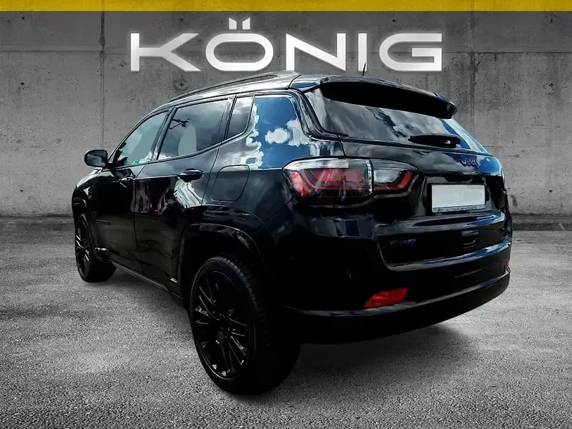 Usado Jeep Compass 239 HP (175 kW) 2022 Preto SUV