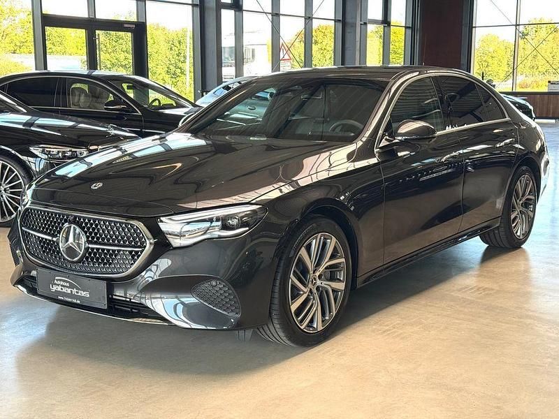 Neu Mercedes E300 Advanced Plus 313 PS (230 kW) 2025 Grau Limousine