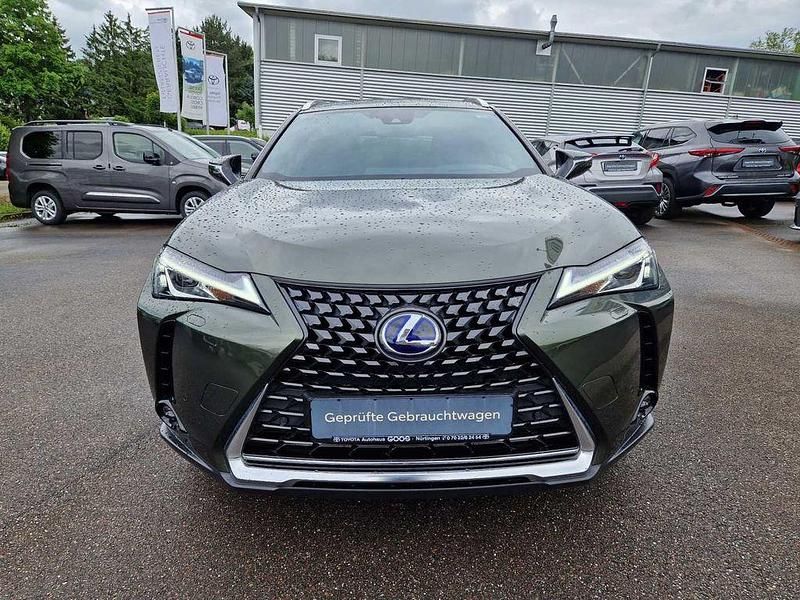 Norigrün (metallic) Gebraucht 2022 Lexus UX 250h SUV | 30.350 € (Fairer Preis) - Bild 1/4