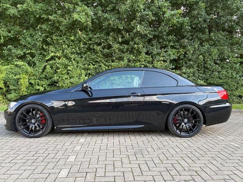 Schwarz Gebraucht 2012 BMW 335 Cabriolet M Sport Cabrio | 20.500 € (Fairer Preis) - Bild 1/4