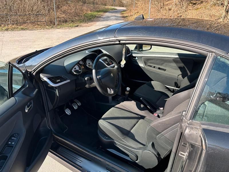Gebraucht Peugeot 207 CC 120 PS (88 kW) 2008 Schwarz Cabrio