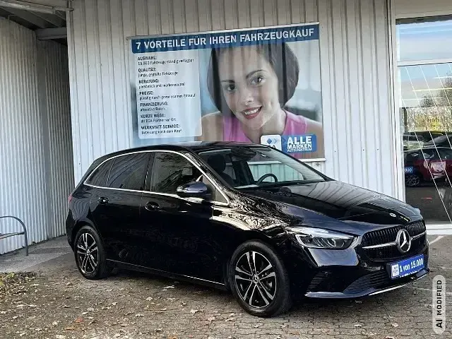 Gebraucht Mercedes B180 Advanced 136 PS (100 kW) 2024 Kosmosschwarz Kleinwagen