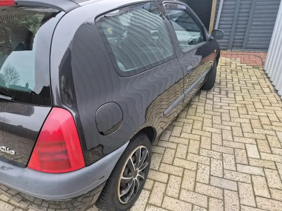 Second-hand Renault Clio 58 CP (42 kW) 1999 Negru Coupe