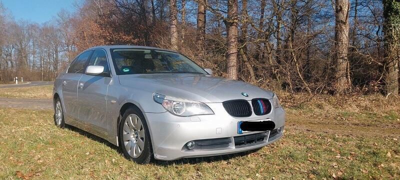 Silber Gebraucht 2003 BMW 520 Performance Limousine | 7.150 € (Teuer) - Bild 1/4