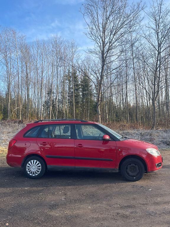 Gebraucht Skoda Fabia Classic 86 PS (63 kW) 2009 Rot Kombi