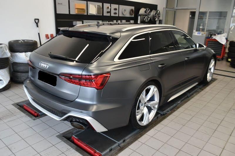 Używany Audi RS6 Ambiente 600 KM (441 kW) 2021 Szary Kombi
