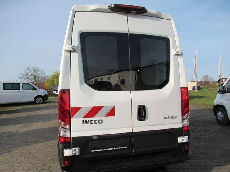 Gebraucht Iveco Daily 144 PS (105 kW) 2023 Weiss Limousine