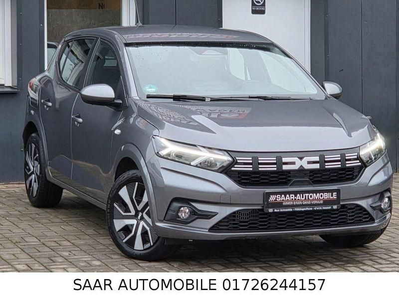 Grau Gebraucht 2025 Dacia Sandero Expression Limousine | 14.980 € (Superpreis) - Bild 1/4