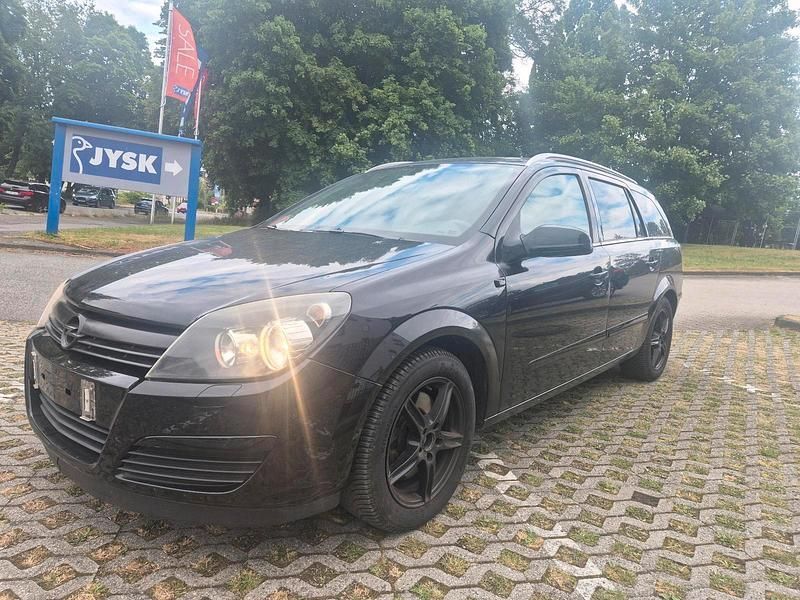 Schwarz Gebraucht 2004 Opel Astra Edition Kombi | 2.999 € (Etwas zu teuer) - Bild 1/4