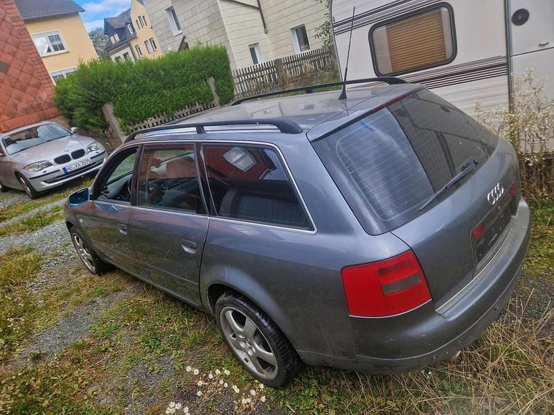 Grau Gebraucht 2000 Audi A6 Kombi | 1.200 € (Superpreis) - Bild 1/4