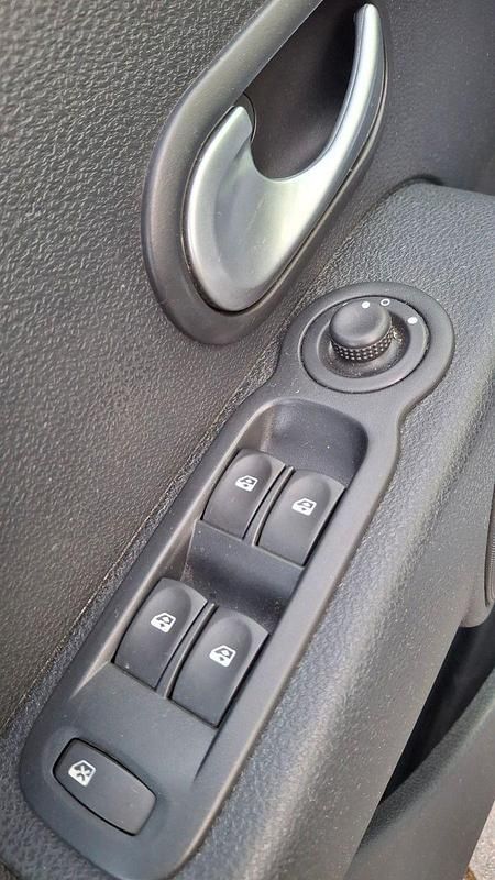 Gebraucht Renault Modus Night&Day 103 PS (75 kW) 2012 Weiß Van / Kleinbus